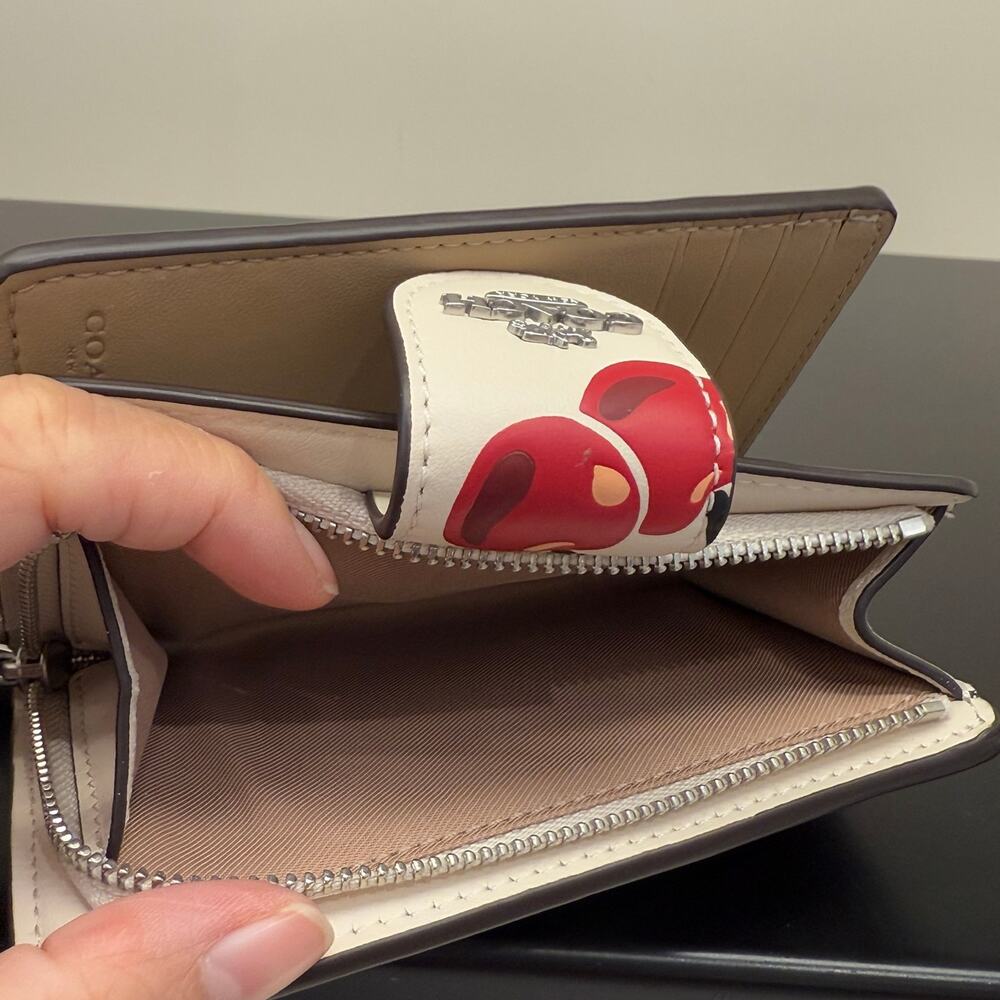 Last 1 ‼️Coach  CZ762 Medium Corner Zip Wallet With Cherry Print - Picture 5 of 6